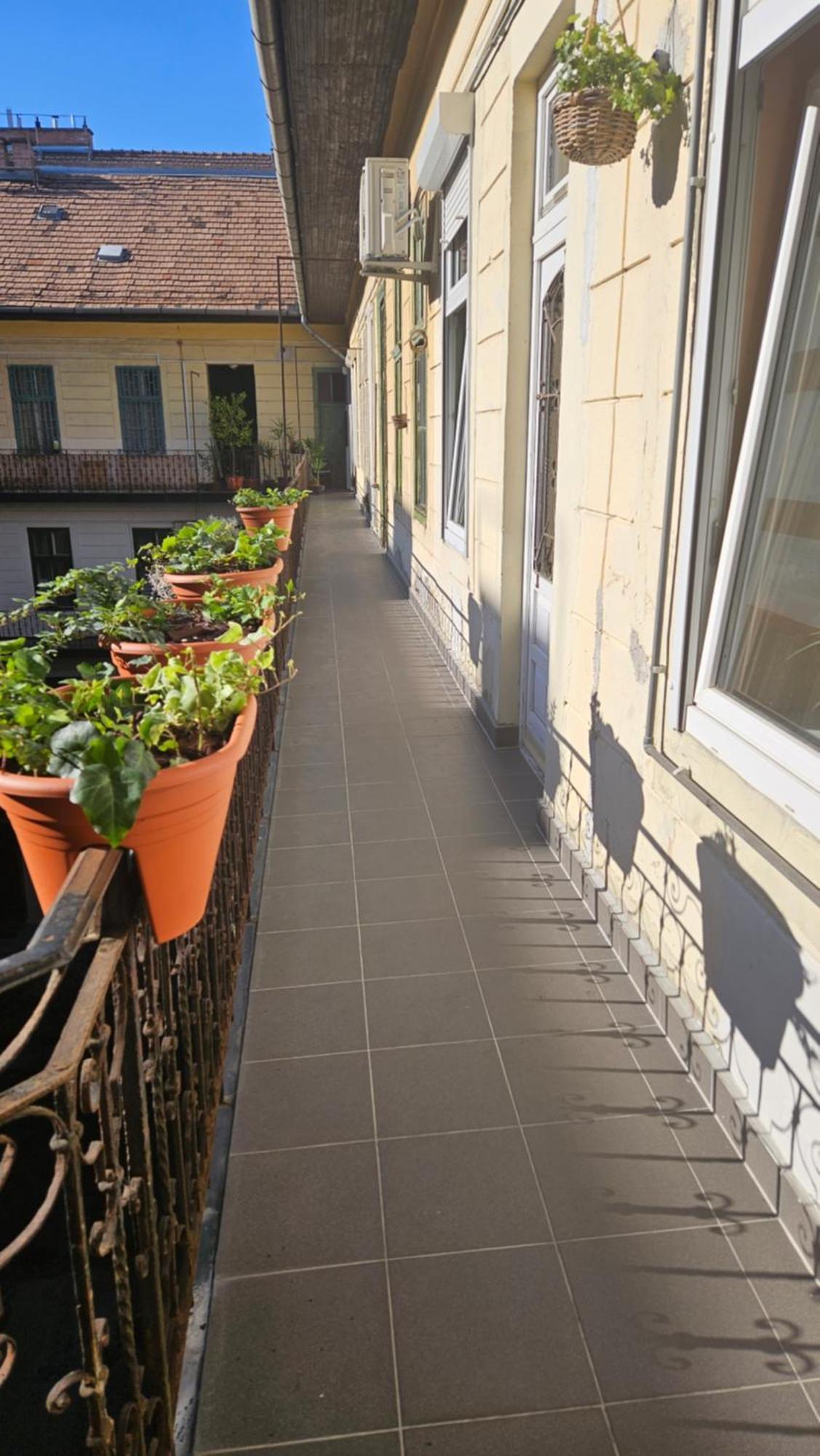 Citypark Getaway Quiet Historic Flat & Free Parking Apartman
